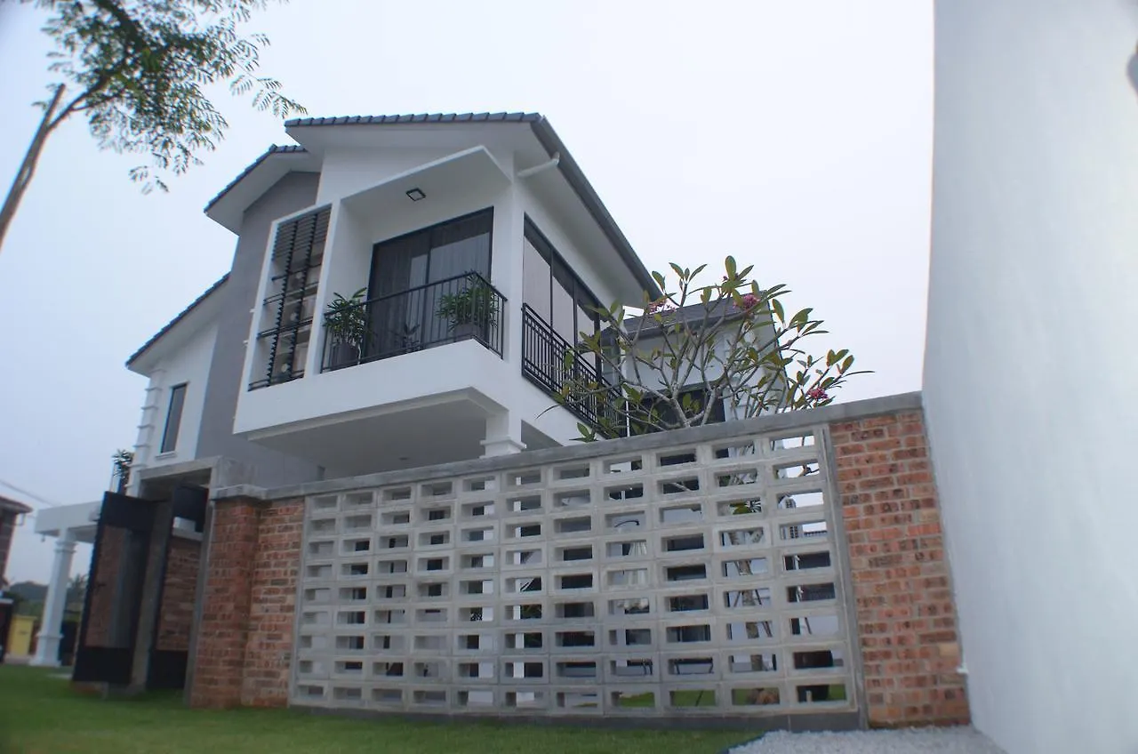 Atlantis Pool Villa @ Tambun Ipoh Homestay