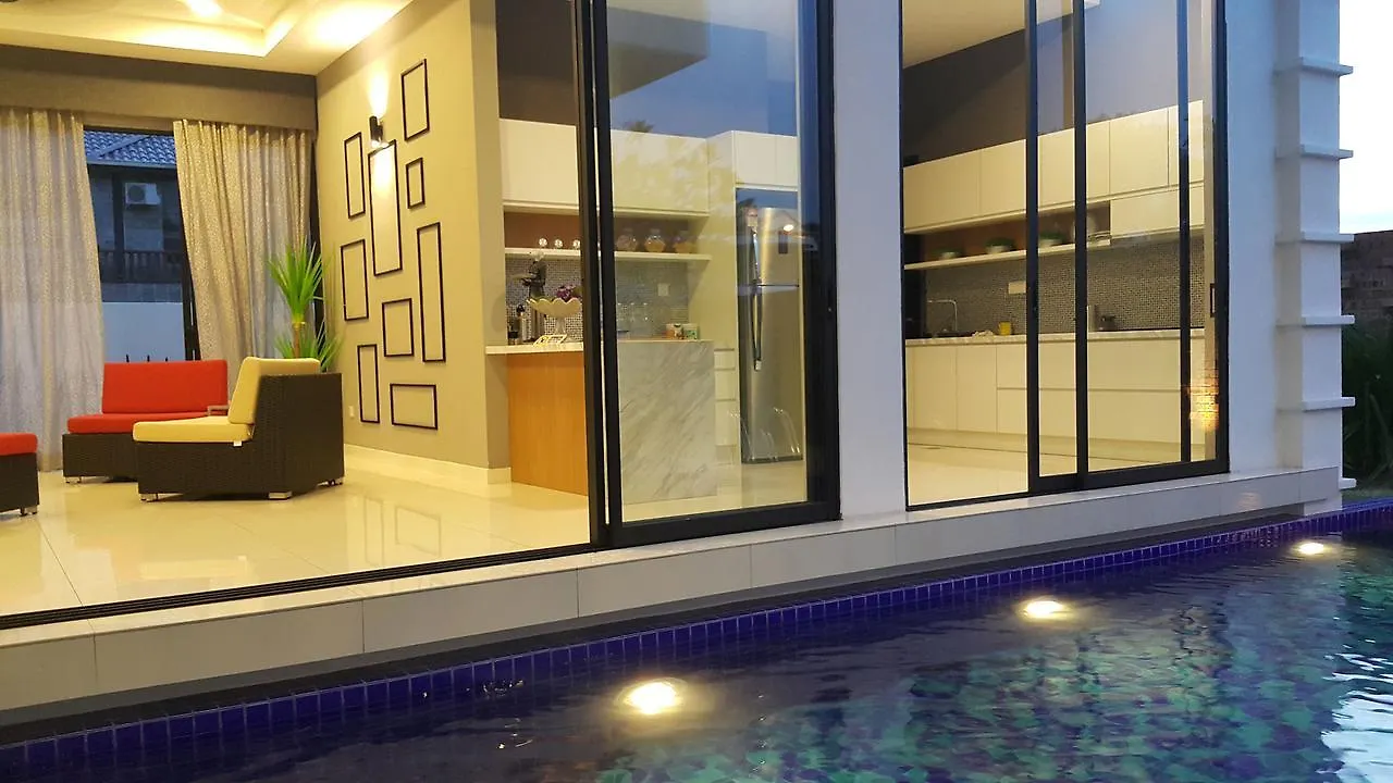 Homestay Atlantis Pool Villa @ Tambun Ipoh