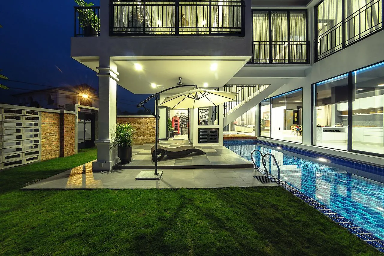 Homestay Atlantis Pool Villa @ Tambun Ipoh