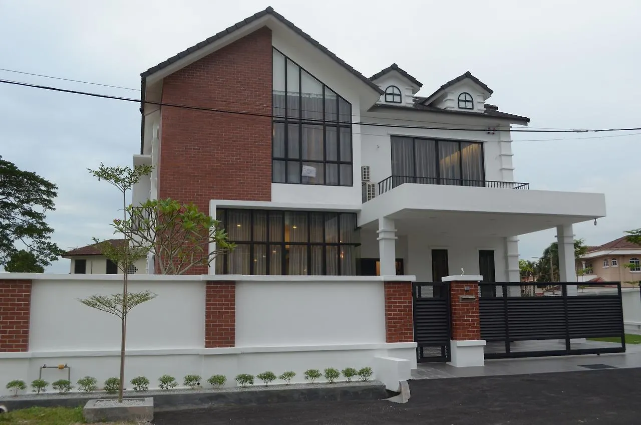 Atlantis Pool Villa @ Tambun Ipoh Homestay